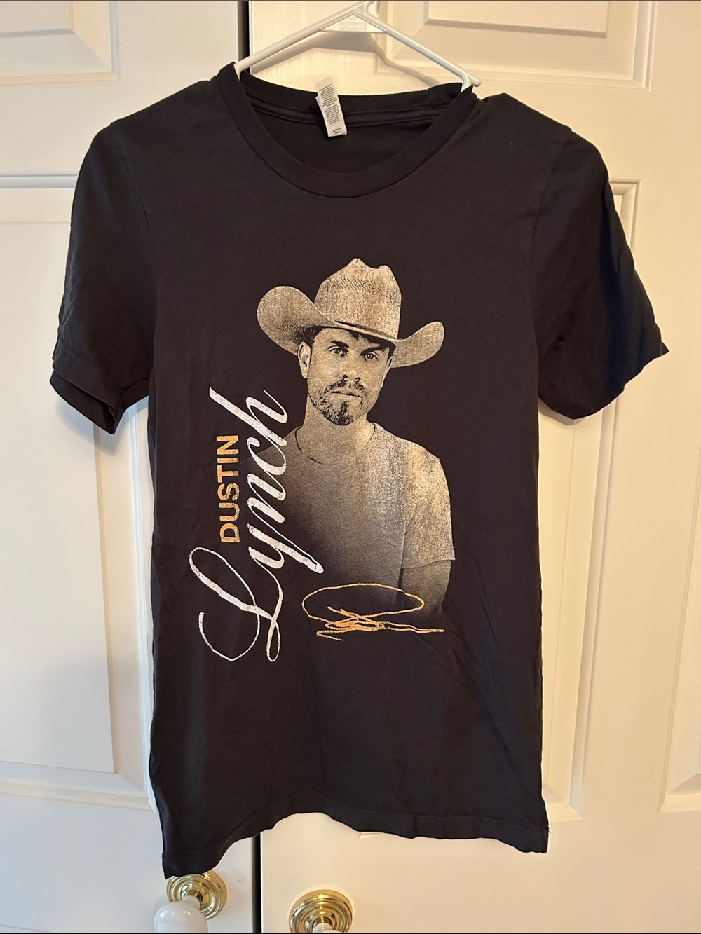 Dustin Lynch 2024 Tour T-shirt. Graphic Crewneck T‑Shirt with Gold Print